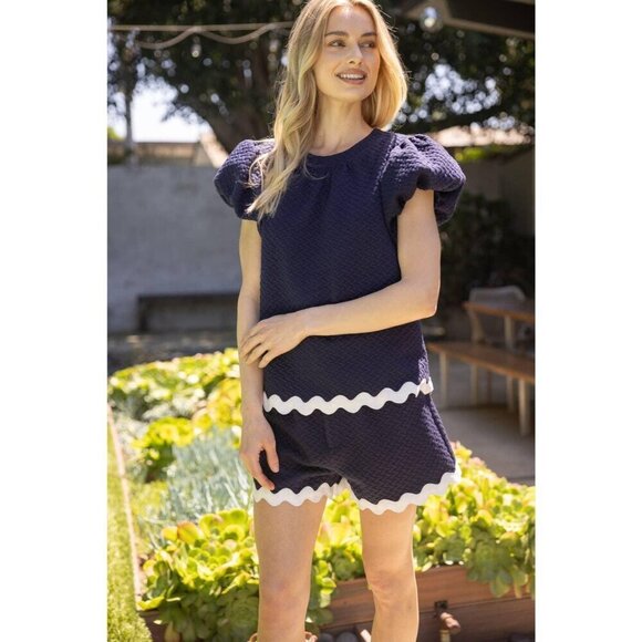 Textured Ric Rac trim Shorts - Picture 1 of 8